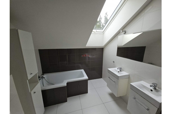 grodziski, Grodzisk Mazowiecki, Opypy, Niezależne piętro domu do wynajęcia.