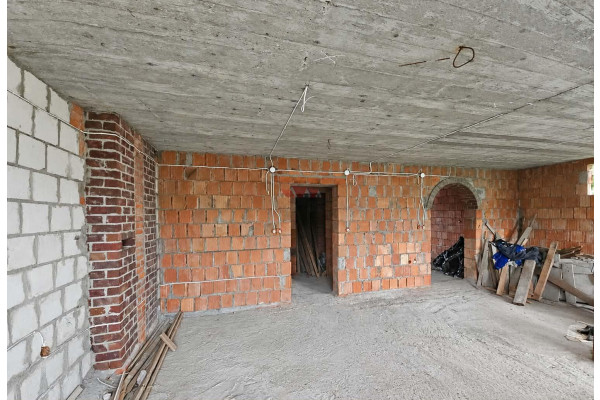 żyrardowski, Żyrard&oacute;w, Dom w stanie surowym zamkniętym