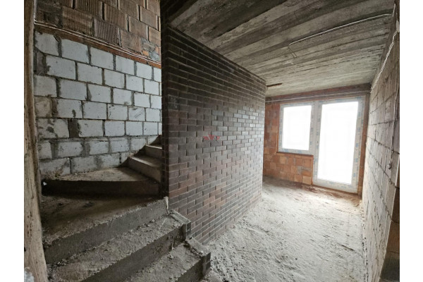 żyrardowski, Żyrard&oacute;w, Dom w stanie surowym zamkniętym